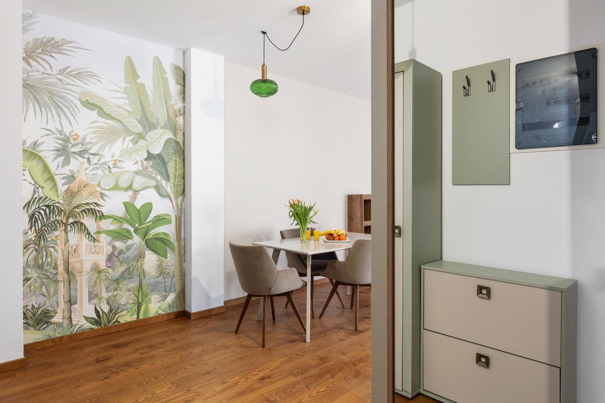 Peak Aparthotel - Old Town - By Cityhost Braşov Extérieur photo