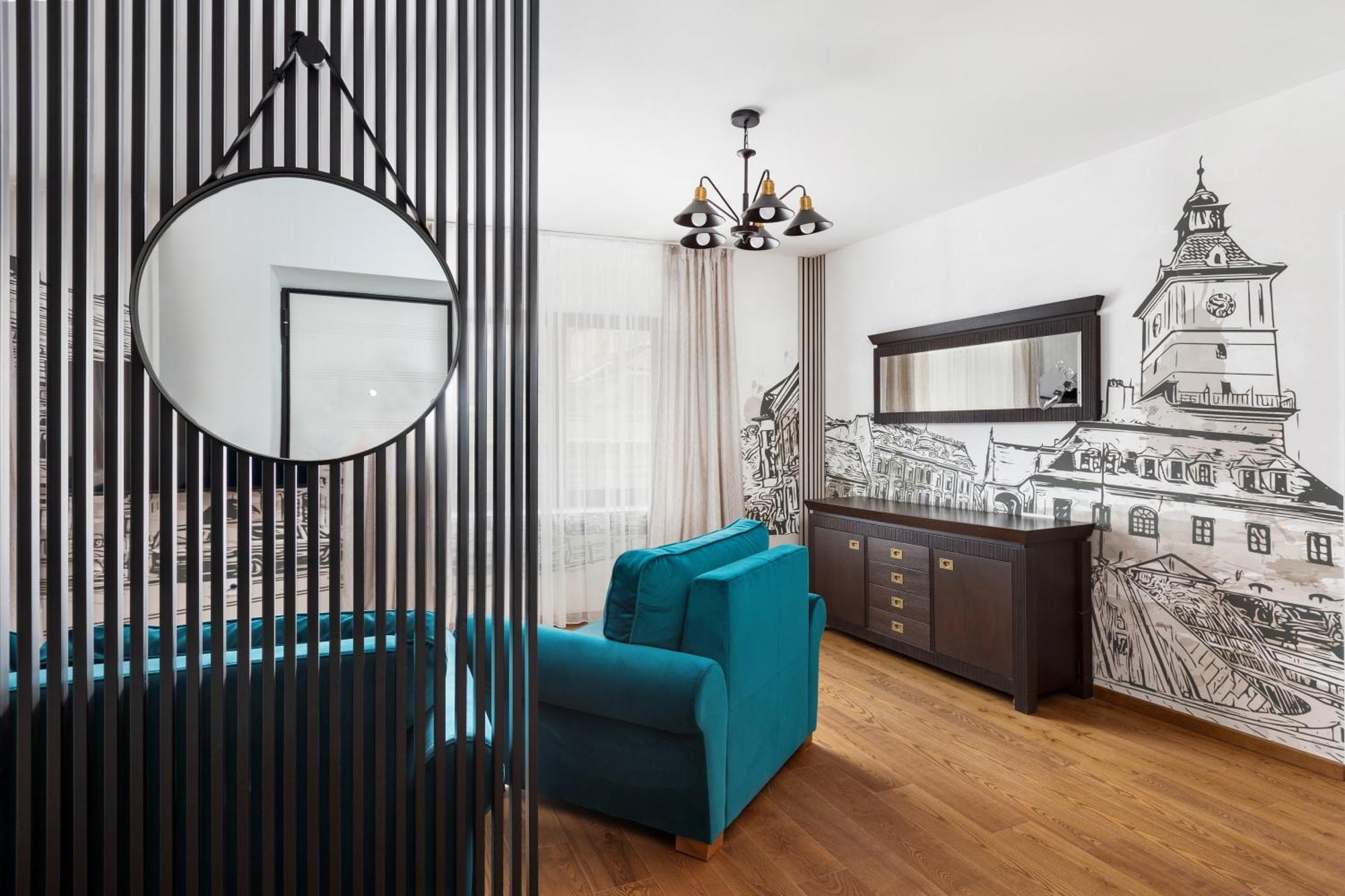 Peak Aparthotel - Old Town - By Cityhost Braşov Extérieur photo