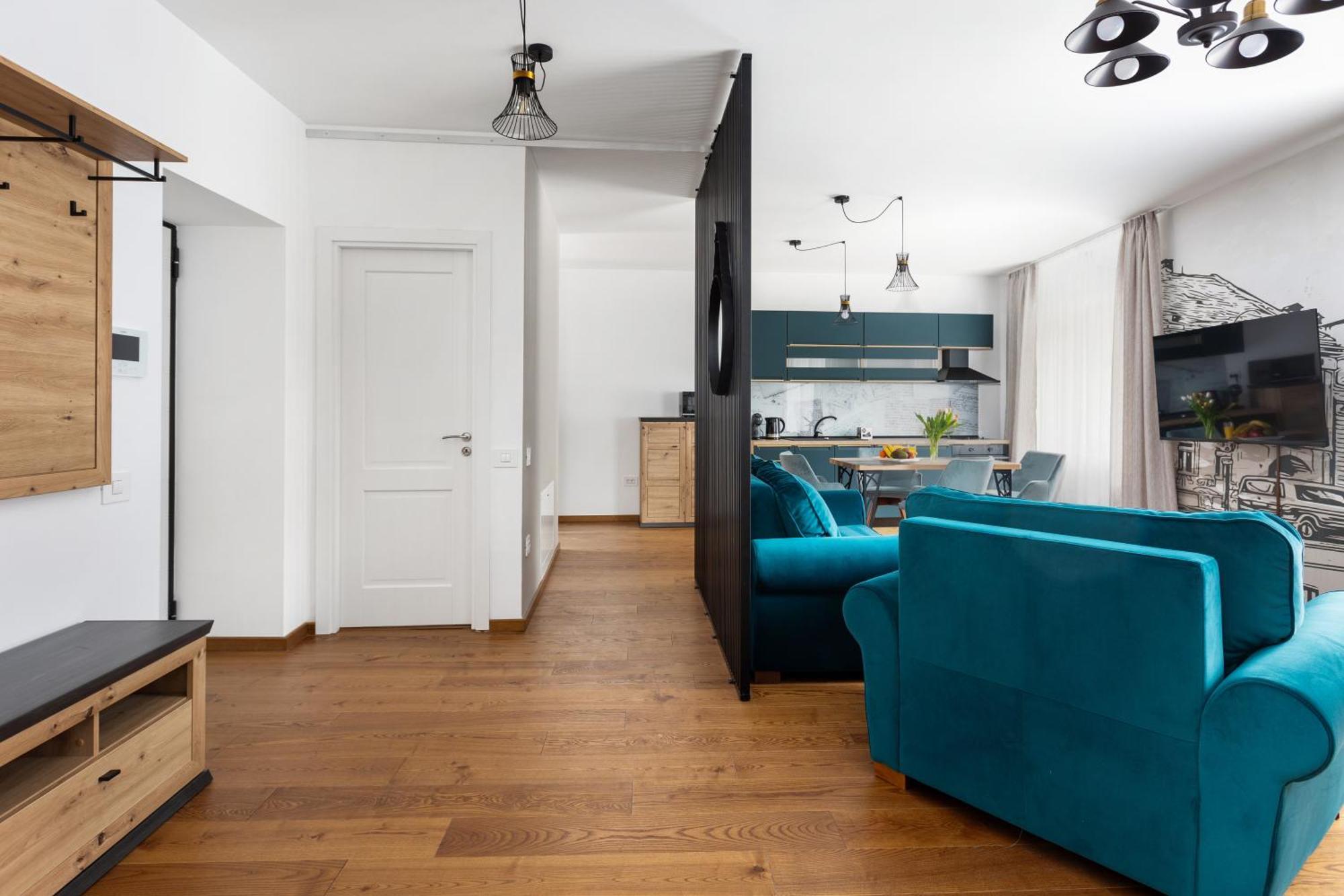 Peak Aparthotel - Old Town - By Cityhost Braşov Extérieur photo