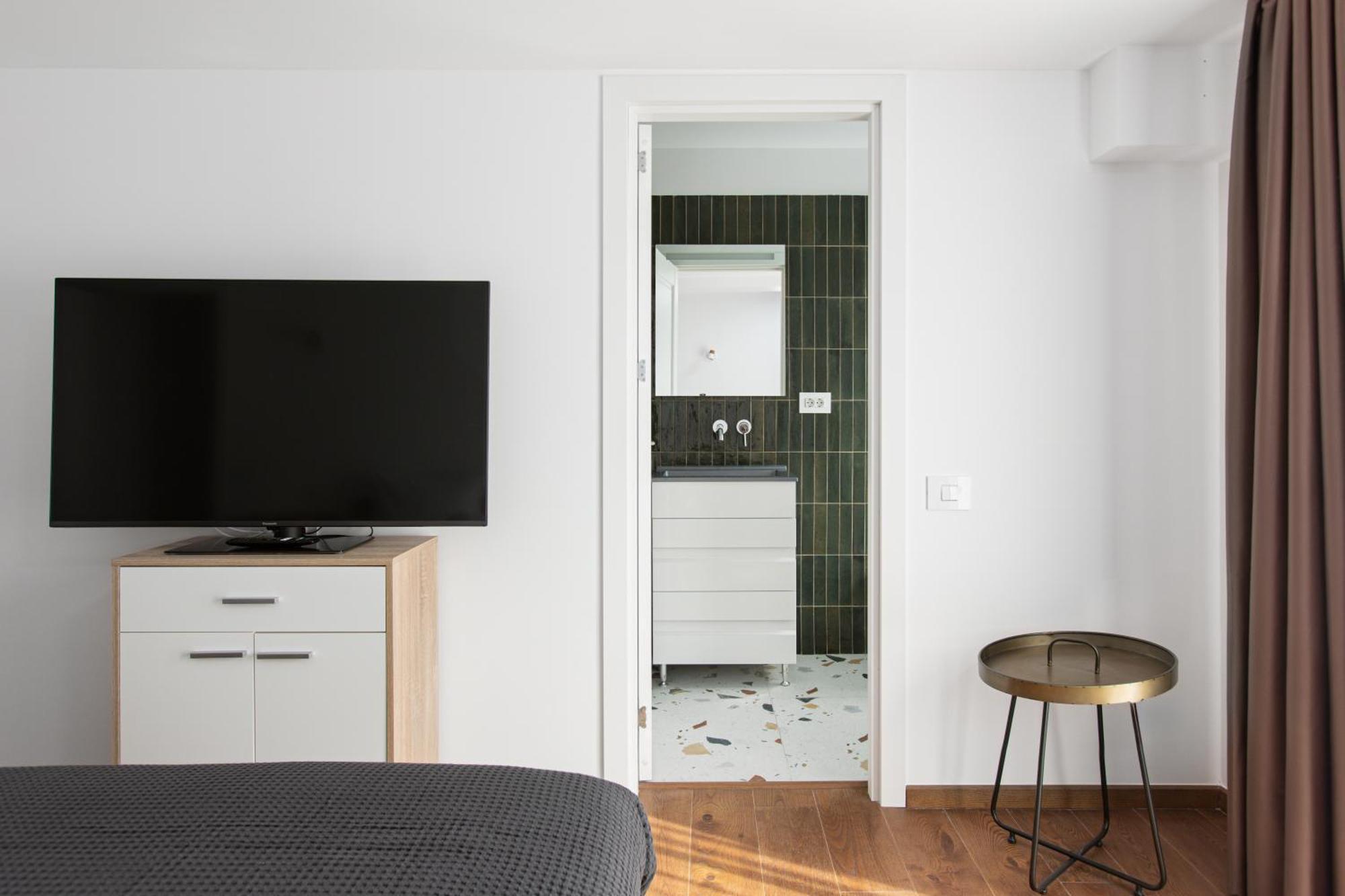 Peak Aparthotel - Old Town - By Cityhost Braşov Extérieur photo